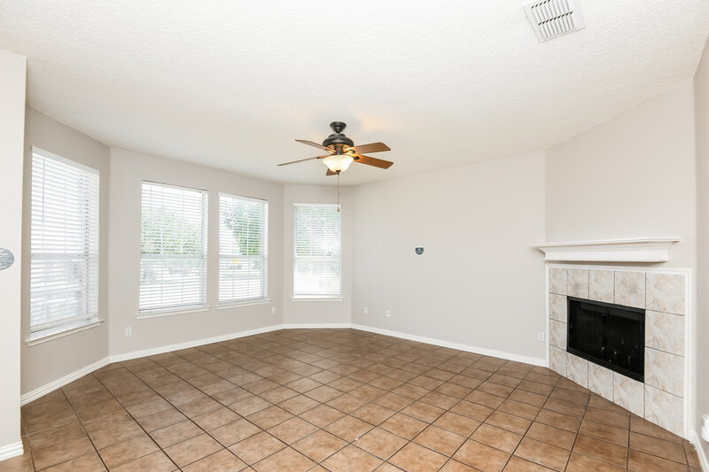 1,655/Mo, 6441 Freshwater Ln Fort Worth, TX 76179 Living Room View