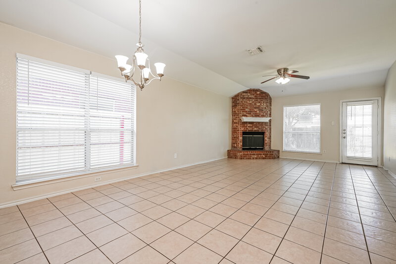 1,895/Mo, 3416 Saint Vincent Rd Fort Worth, TX 76123 Dining Room View