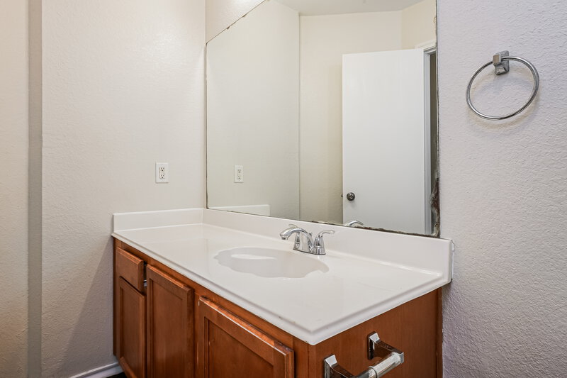 1,895/Mo, 3416 Saint Vincent Rd Fort Worth, TX 76123 Bathroom View