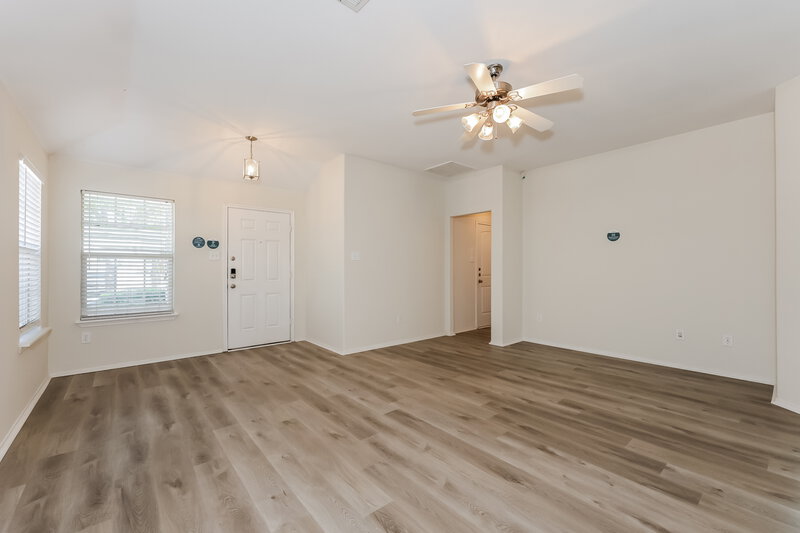 2,680/Mo, 4031 Ridgetop Dr Heartland, TX 75126 Living Room View