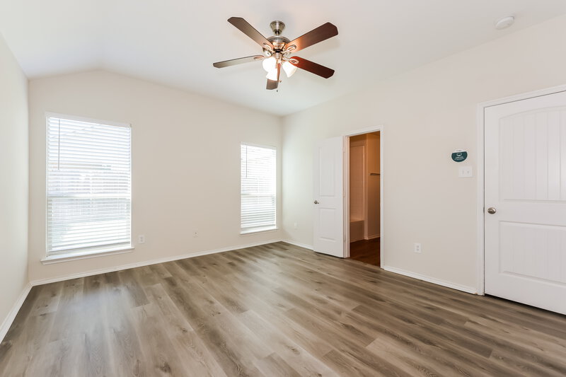 2,680/Mo, 4031 Ridgetop Dr Heartland, TX 75126 Main Bedroom View 2