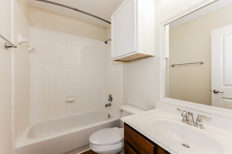 2,680/Mo, 4031 Ridgetop Dr Heartland, TX 75126 Bathroom View