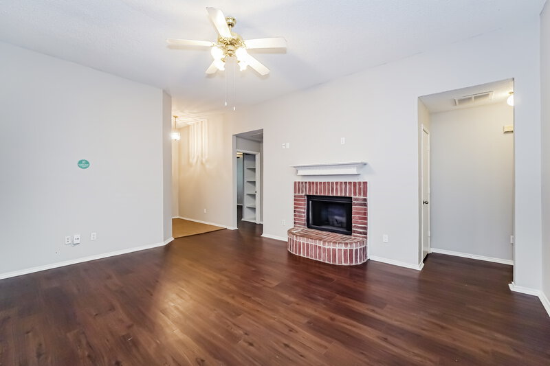 2,200/Mo, 6440 Stonewater Bend Trl Fort Worth, TX 76179 Living Room View 3