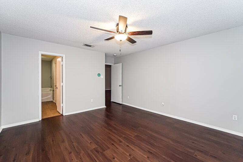 2,200/Mo, 6440 Stonewater Bend Trl Fort Worth, TX 76179 Main Bedroom View 2