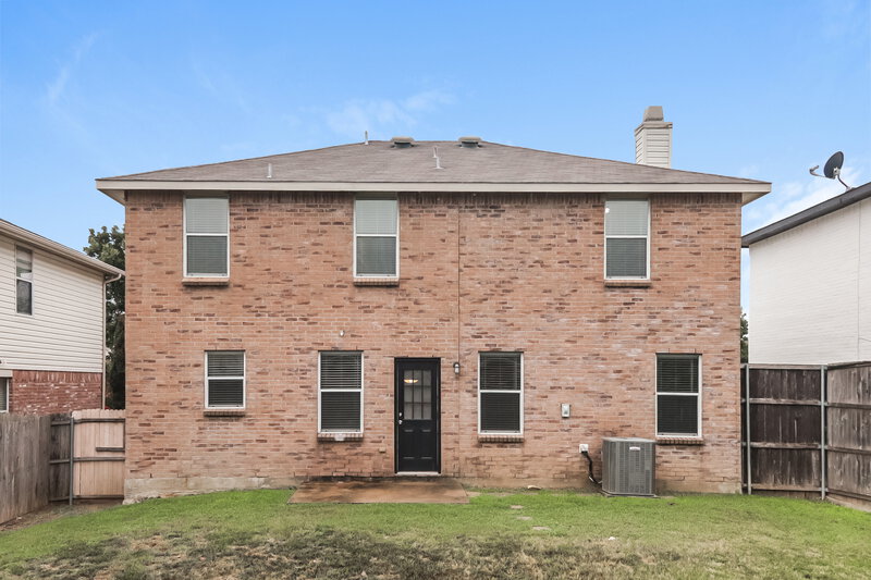 2,025/Mo, 1126 Annie Oakley Dr Anna, TX 75409 Rear View
