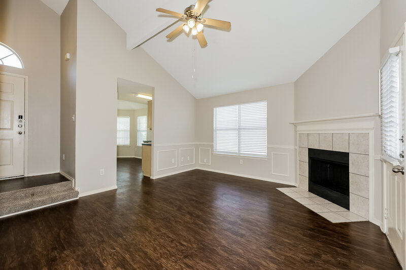 2,095/Mo, 4604 Quarry Cir Fort Worth, TX 76244 Living Room View 2