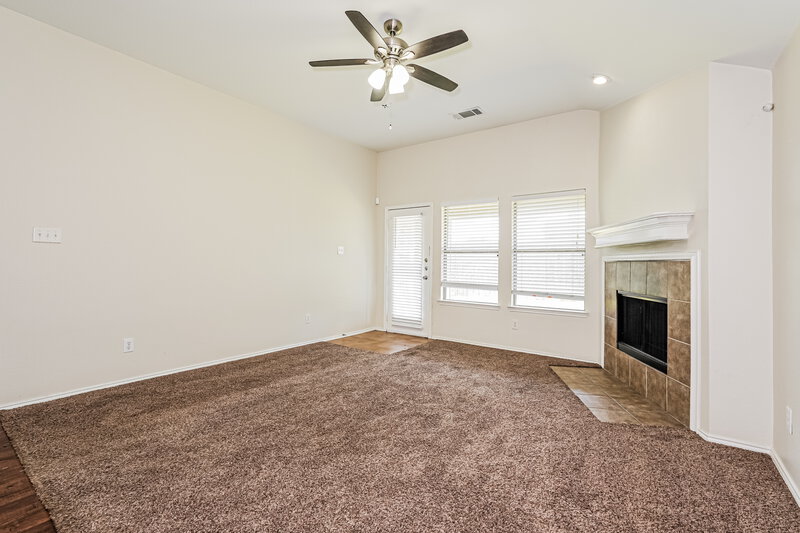2,320/Mo, 11921 Bellegrove Rd Burleson, TX 76028 Living Room View 3
