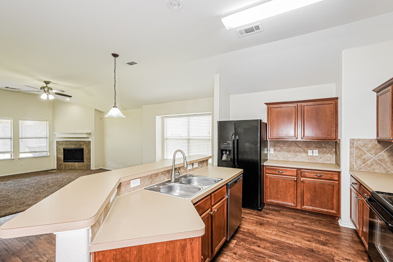 2,320/Mo, 11921 Bellegrove Rd Burleson, TX 76028 Kitchen View