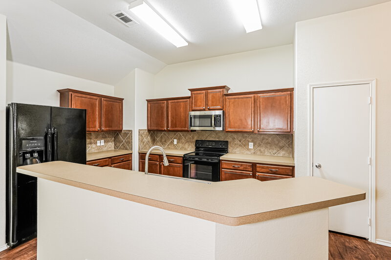 2,320/Mo, 11921 Bellegrove Rd Burleson, TX 76028 Kitchen View 2