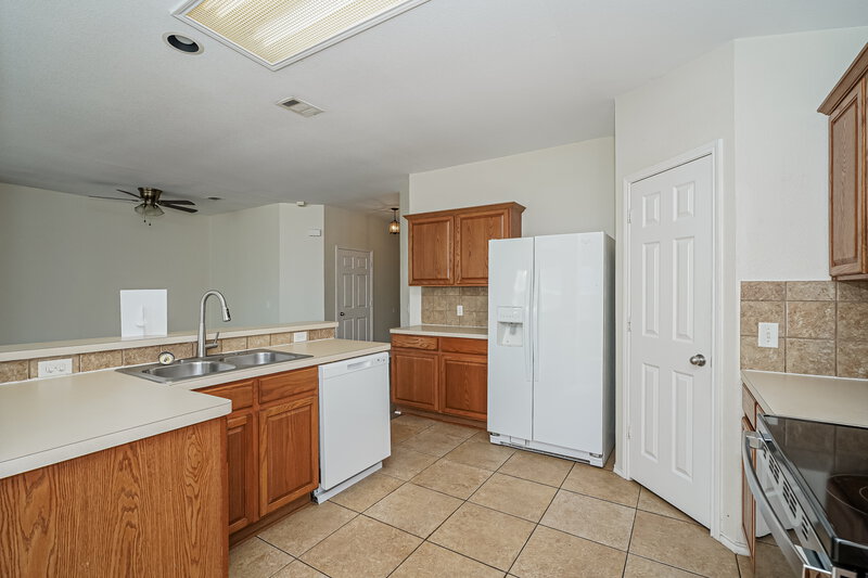 1,770/Mo, 2525 Tar Heel Dr Fort Worth, TX 76123 Kitchen View 2