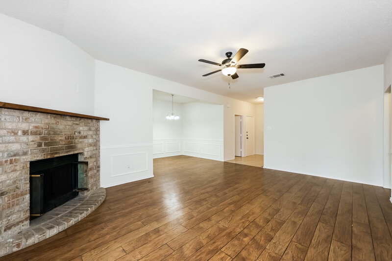 2,365/Mo, 6506 Nellie Dr Arlington, TX 76002 Living Room View