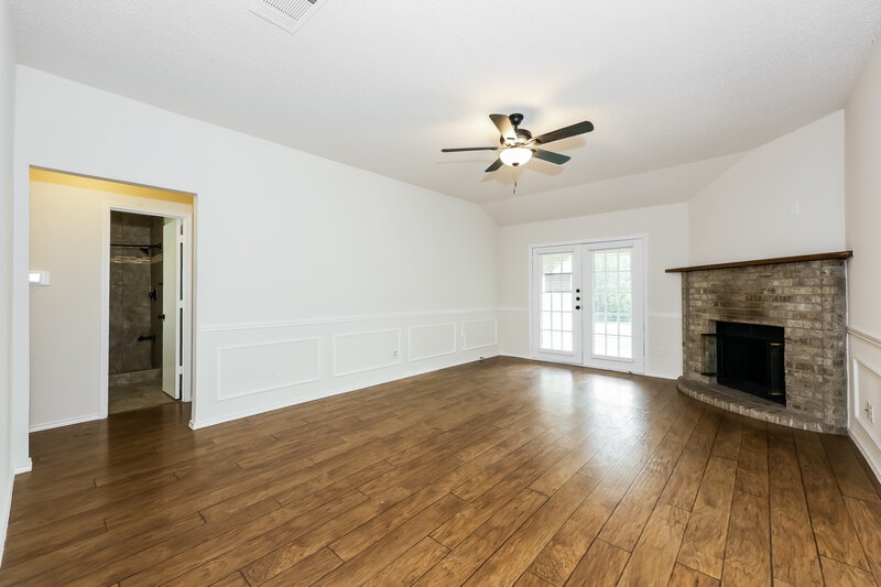 2,365/Mo, 6506 Nellie Dr Arlington, TX 76002 Living Room View 2