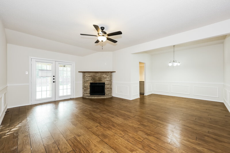 2,365/Mo, 6506 Nellie Dr Arlington, TX 76002 Living Room View 3