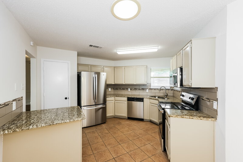 2,365/Mo, 6506 Nellie Dr Arlington, TX 76002 Kitchen View 2