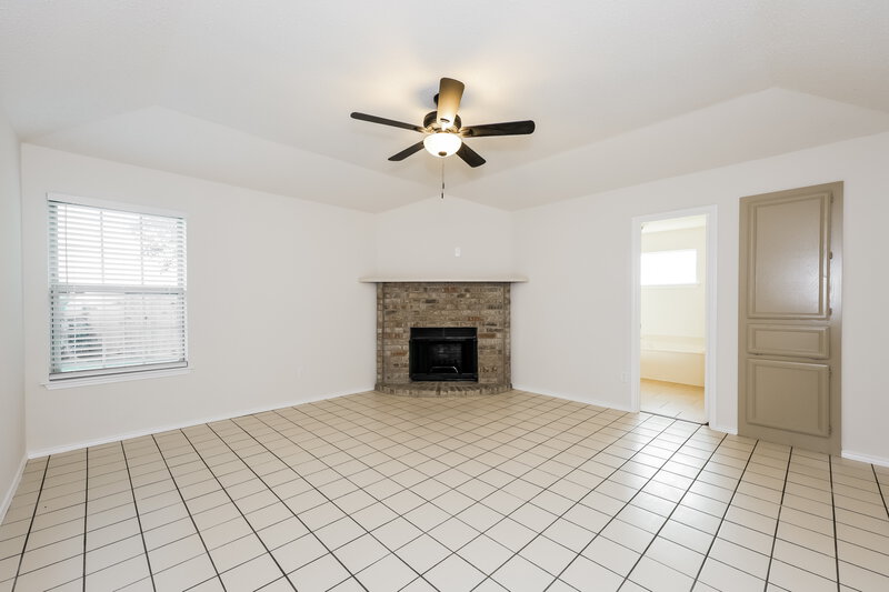 2,365/Mo, 6506 Nellie Dr Arlington, TX 76002 Main Bedroom View