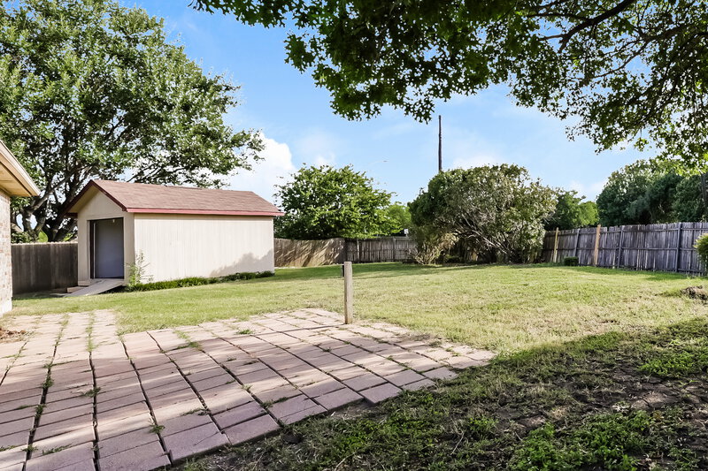 2,365/Mo, 6506 Nellie Dr Arlington, TX 76002 Rear View