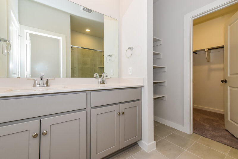 1,995/Mo, 819 Brilliance Dr Royse City, TX 75189 Main Bathroom View
