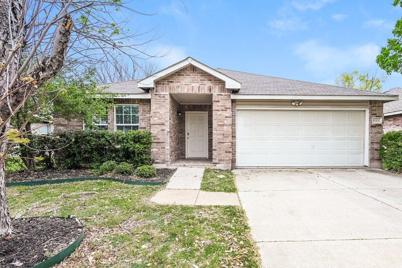 2,105/Mo, 16404 Cowboy Trl Justin, TX 76247 External View