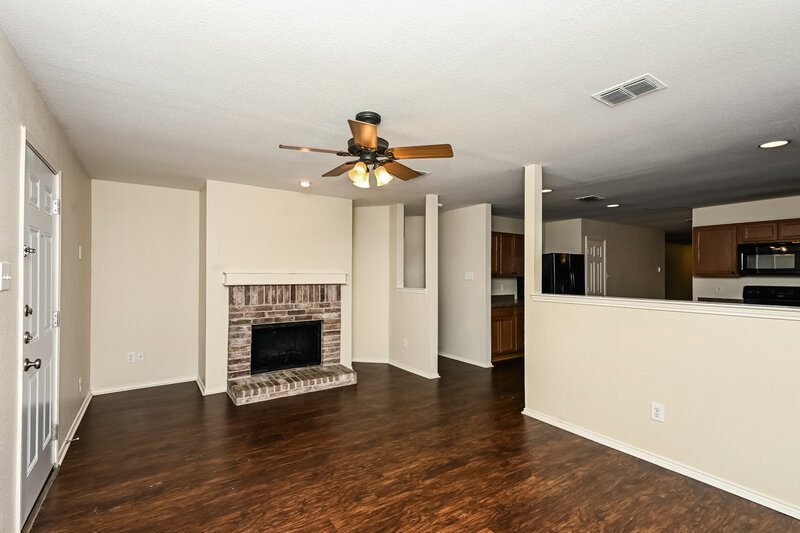 2,105/Mo, 16404 Cowboy Trl Justin, TX 76247 Family Room View