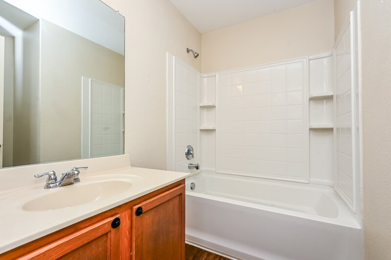 2,105/Mo, 16404 Cowboy Trl Justin, TX 76247 Bathroom View 2