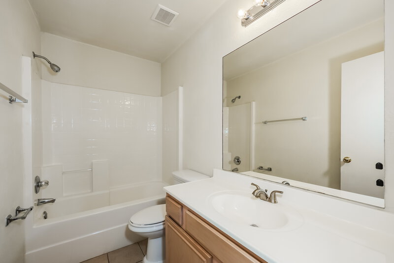 1,895/Mo, 2370 Stagecoach St Fort Worth, TX 76133 Bathroom View