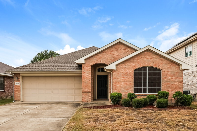 2,173/Mo, 7636 Hollow Forest Dr Fort Worth, TX 76123 External View