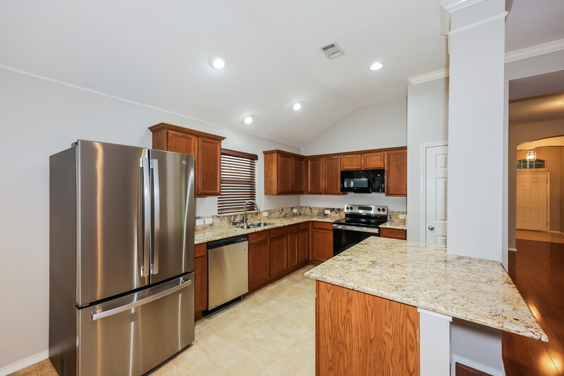 2,173/Mo, 7636 Hollow Forest Dr Fort Worth, TX 76123 Kitchen View 2
