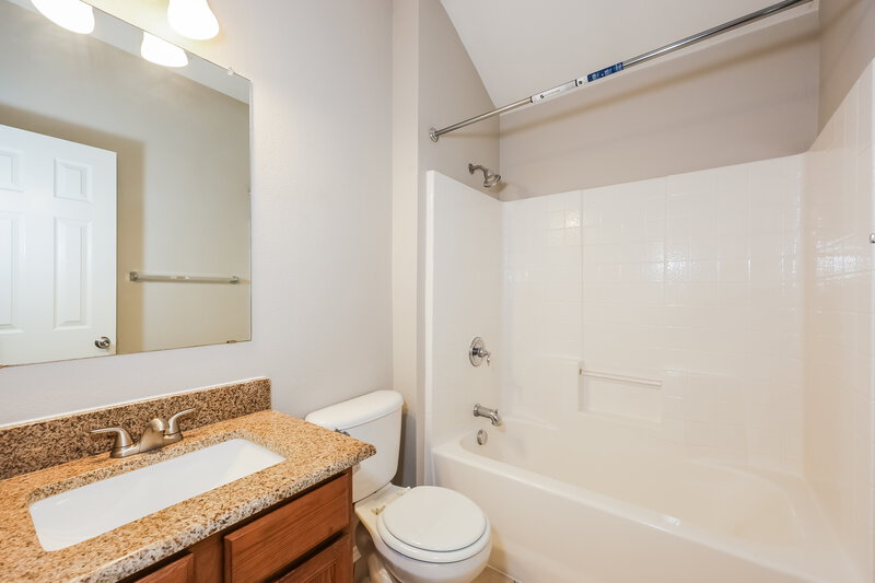 2,173/Mo, 7636 Hollow Forest Dr Fort Worth, TX 76123 Bathroom View