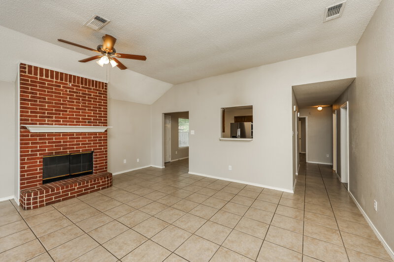 2,145/Mo, 1223 Reeves Ln Cedar Hill, TX 75104 Living Room View 3