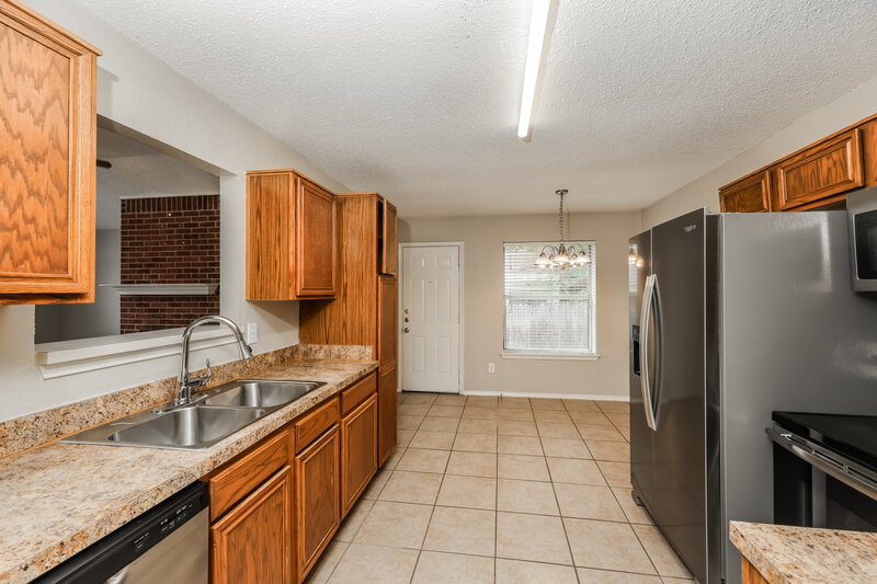 2,145/Mo, 1223 Reeves Ln Cedar Hill, TX 75104 Kitchen View