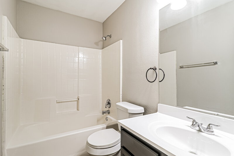 1,875/Mo, 202 Freedom Trl Forney, TX 75126 Bathroom View