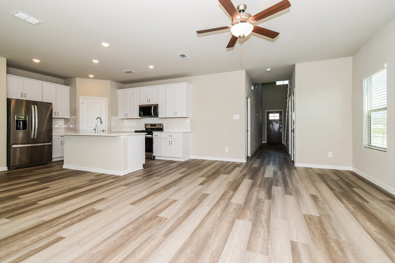 2,490/Mo, 975 Dayflower Ct Lavon, TX 75166 Living Room View 3