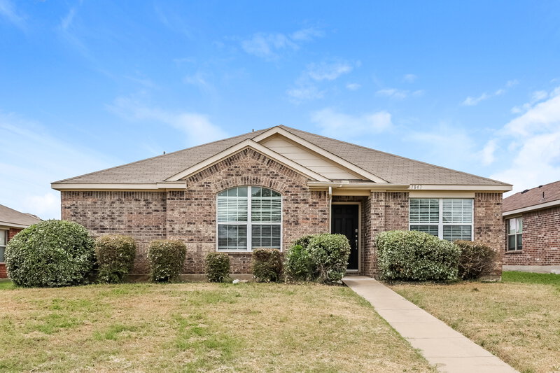 2,245/Mo, 1843 Shanna Dr Lancaster, TX 75134 External View