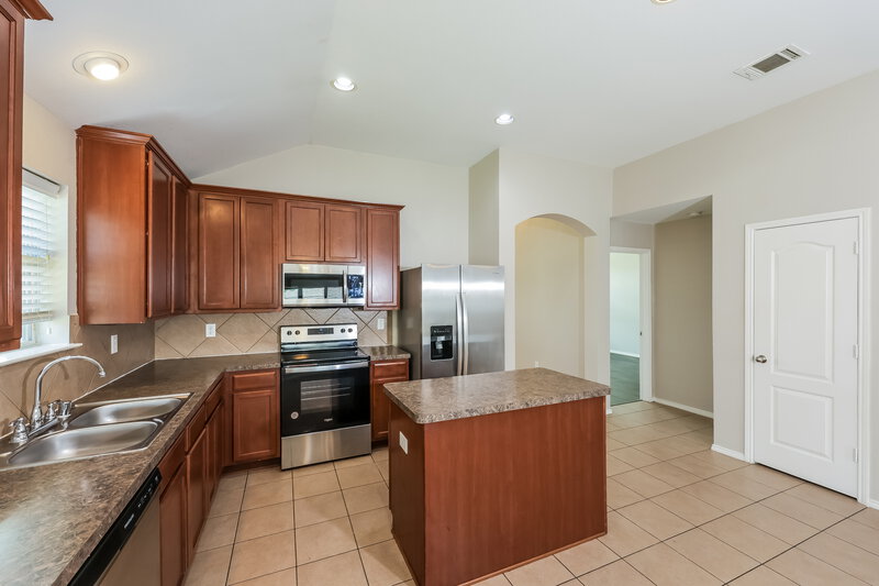 2,245/Mo, 1843 Shanna Dr Lancaster, TX 75134 Kitchen View