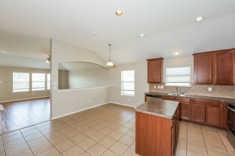 2,245/Mo, 1843 Shanna Dr Lancaster, TX 75134 Kitchen View 2