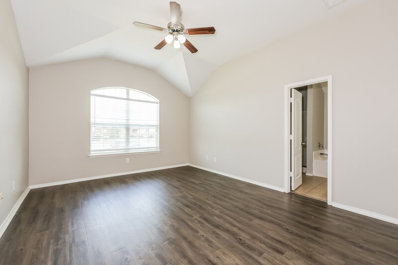 2,245/Mo, 1843 Shanna Dr Lancaster, TX 75134 Main Bedroom View