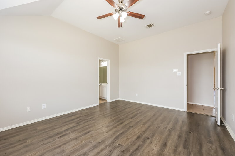 2,245/Mo, 1843 Shanna Dr Lancaster, TX 75134 Main Bedroom View 2