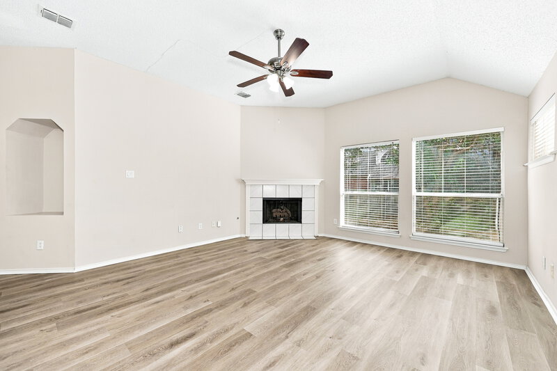 2,320/Mo, 4336 Estes Park Rd Haltom City, TX 76137 Living Room View