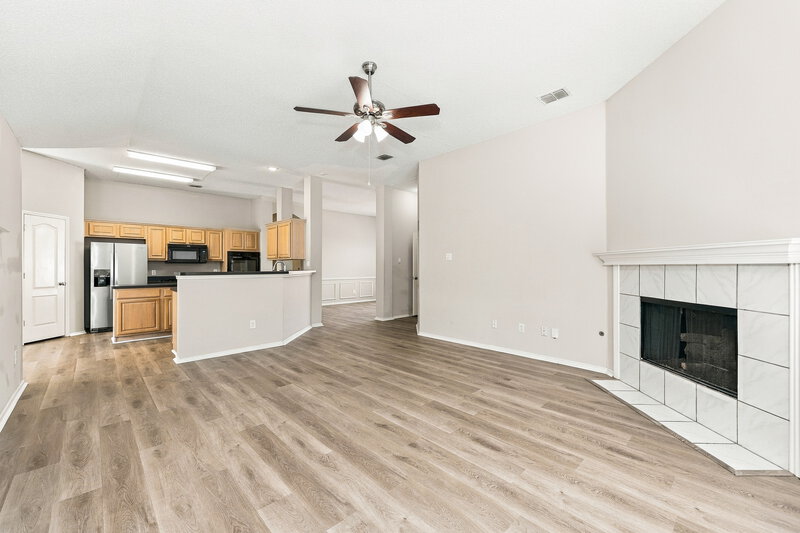 2,320/Mo, 4336 Estes Park Rd Haltom City, TX 76137 Living Room View 2