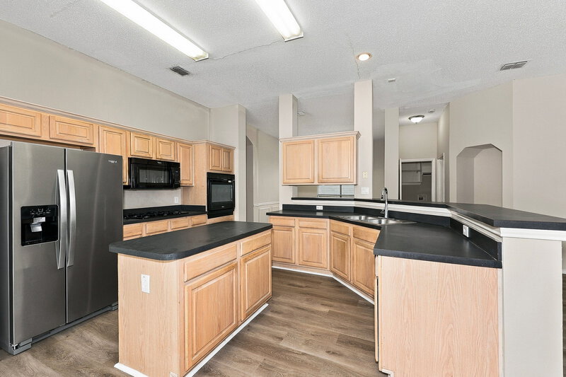 2,320/Mo, 4336 Estes Park Rd Haltom City, TX 76137 Kitchen View 2