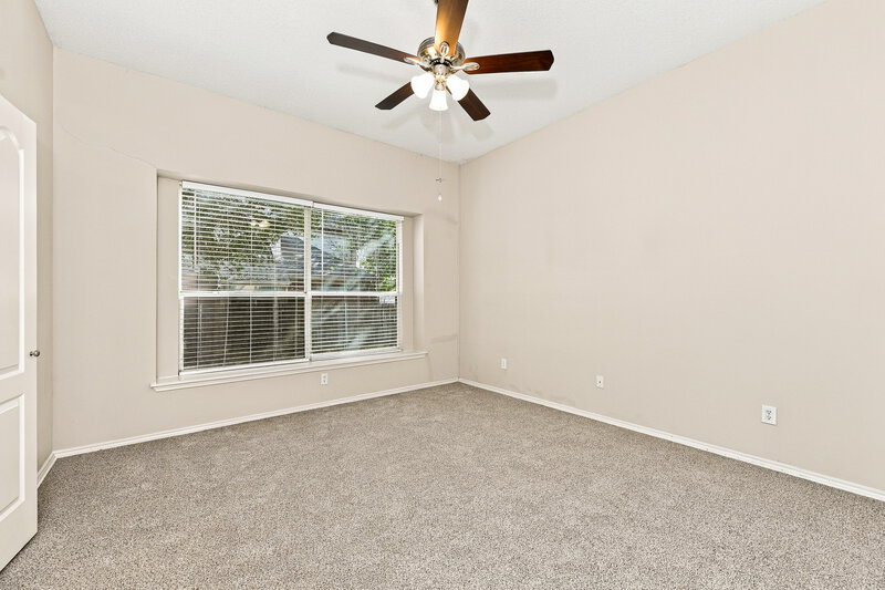 2,320/Mo, 4336 Estes Park Rd Haltom City, TX 76137 Primary Bedroom View