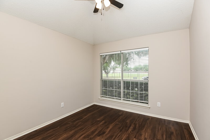 2,245/Mo, 4336 Estes Park Rd Haltom City, TX 76137 Bedroom View
