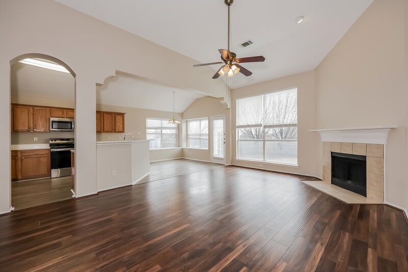 2,320/Mo, 302 Abel Dr Glenn Heights, TX 75154 Living Room View 2