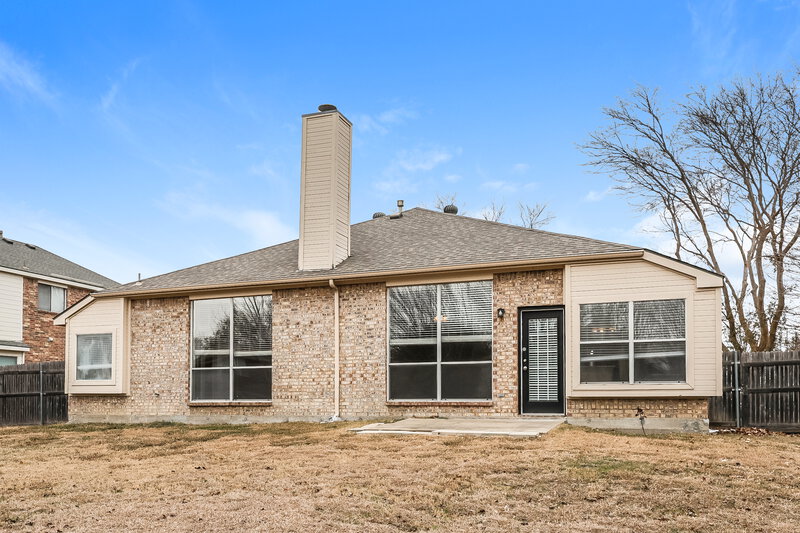 2,320/Mo, 302 Abel Dr Glenn Heights, TX 75154 Rear View