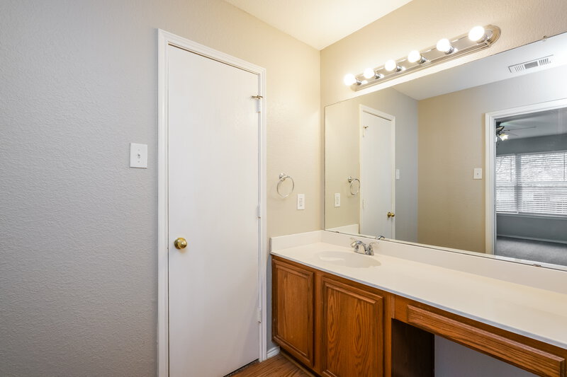 2,155/Mo, 1305 Indian Wells Trl Midlothian, TX 76065 Main Bathroom View