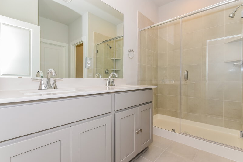 2,195/Mo, 344 Sun Harvest Dr Royse City, TX 75189 Main Bathroom View 2