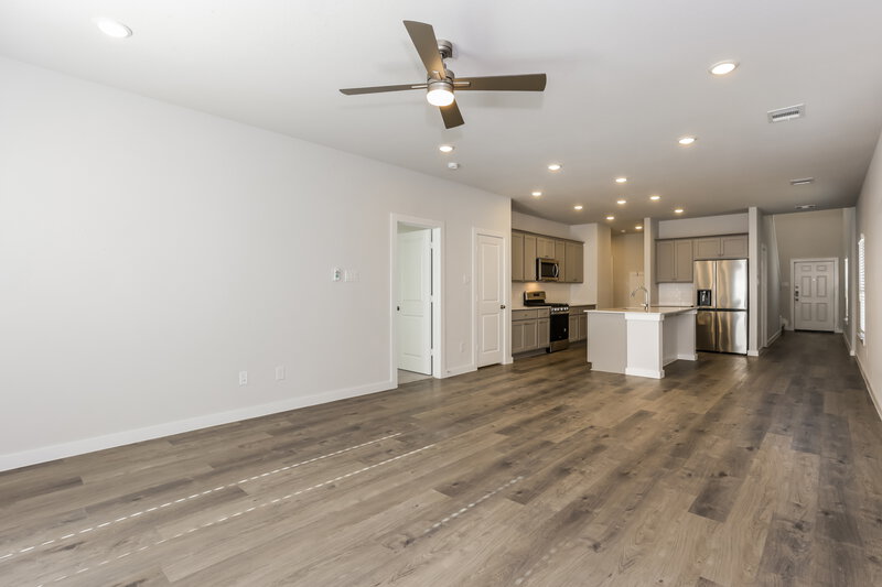 2,195/Mo, 336 Sun Harvest Dr Royse City, TX 75189 Living Room View 2