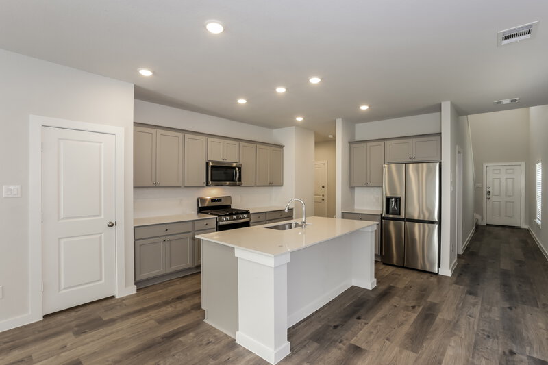 2,195/Mo, 336 Sun Harvest Dr Royse City, TX 75189 Kitchen View 2