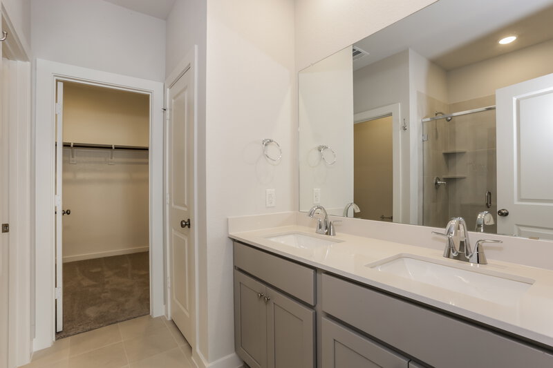 2,195/Mo, 336 Sun Harvest Dr Royse City, TX 75189 Main Bathroom View