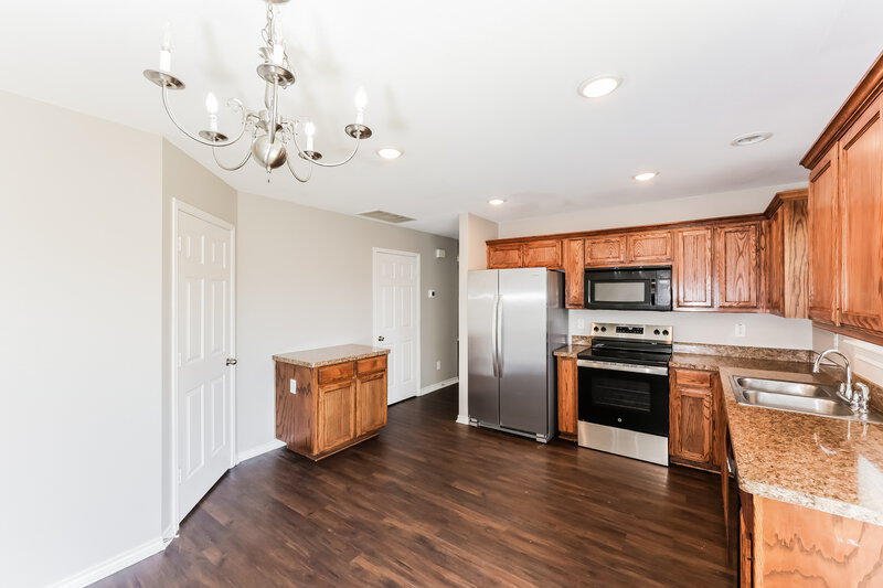 2,265/Mo, 1217 Maplewood Dr Crowley, TX 76036 Kitchen View 2